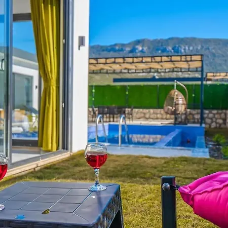 Ortac 4 Doga Icerisinde, Korunakli Vila Kaş