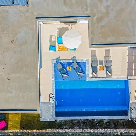 Vila Ortac 4 Doga Icerisinde, Korunakli *