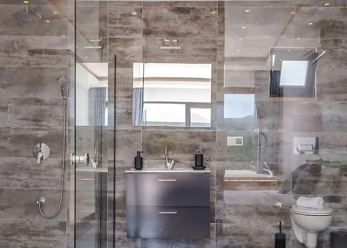 Ortac 4 Doga Icerisinde, Korunakli Villa *