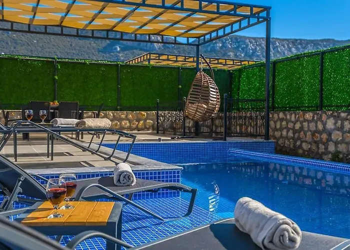 Ortac 4 Doga Icerisinde, Korunakli Villa