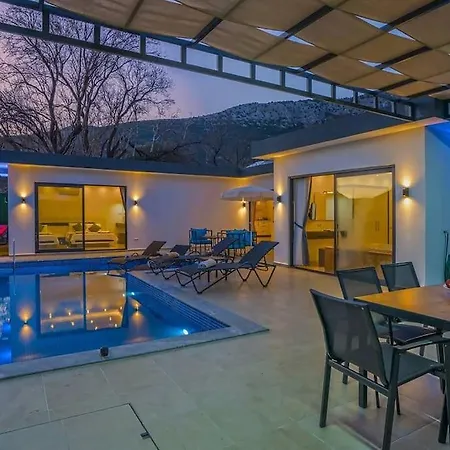 Villa Ortac 4 Doga Icerisinde, Korunakli Kaş